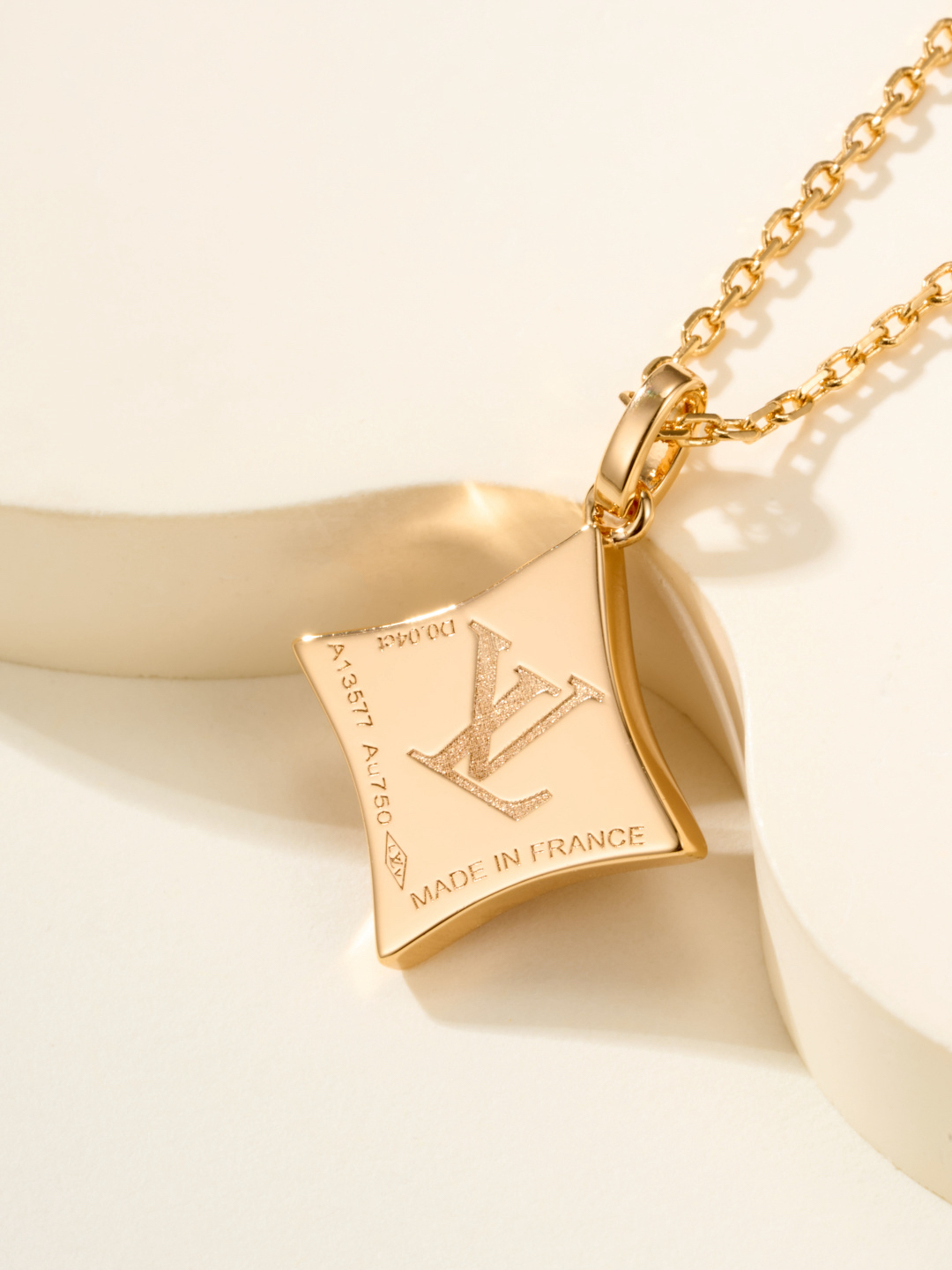 LV necklace-47