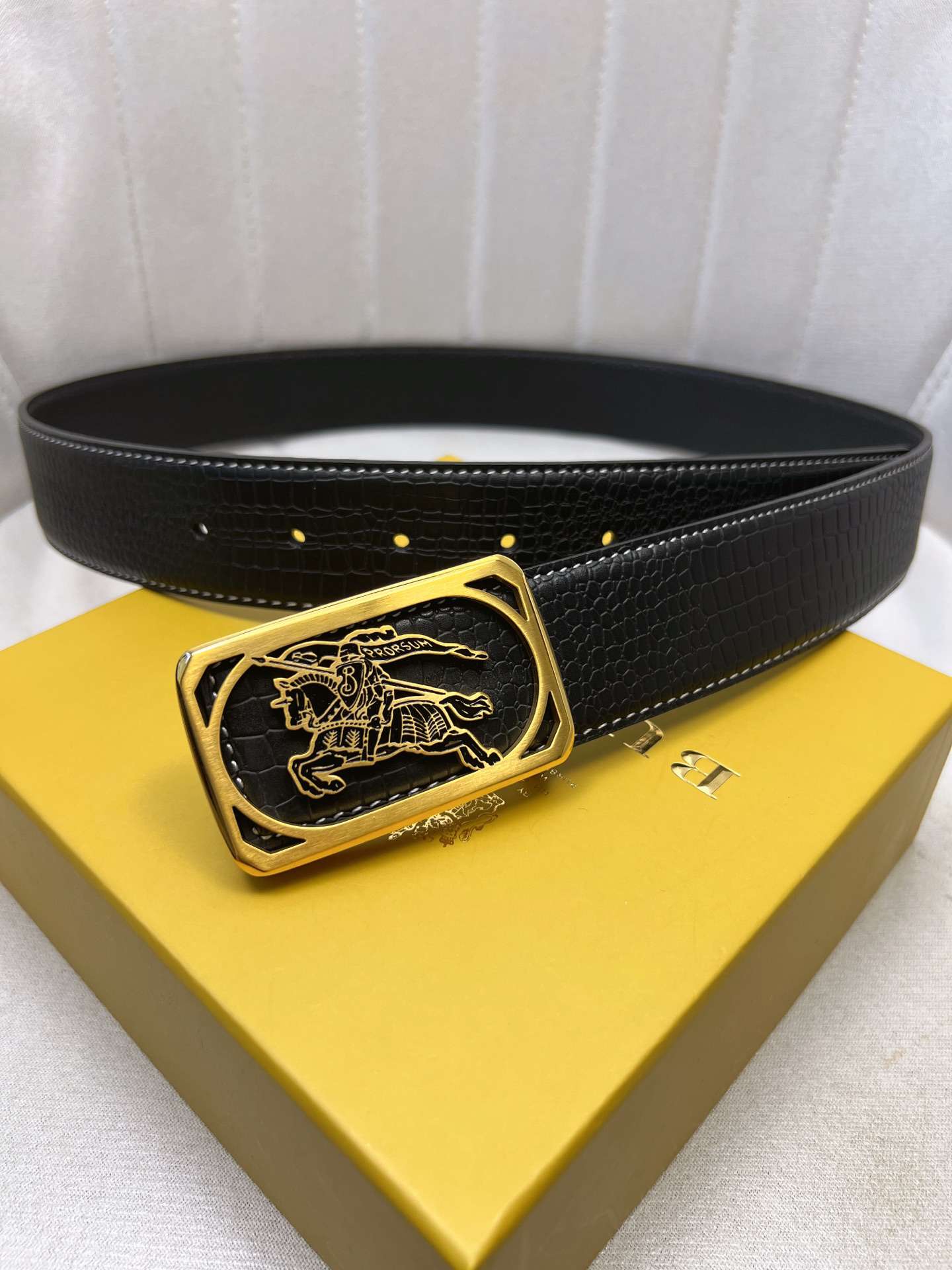Burberry belt-82