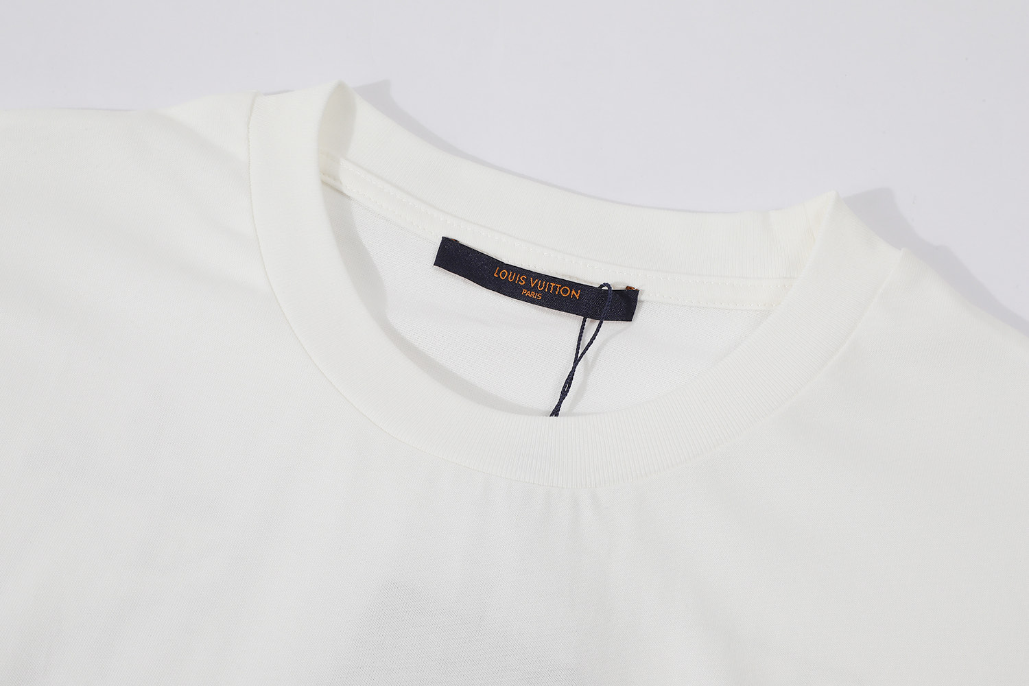 LV clothing-209