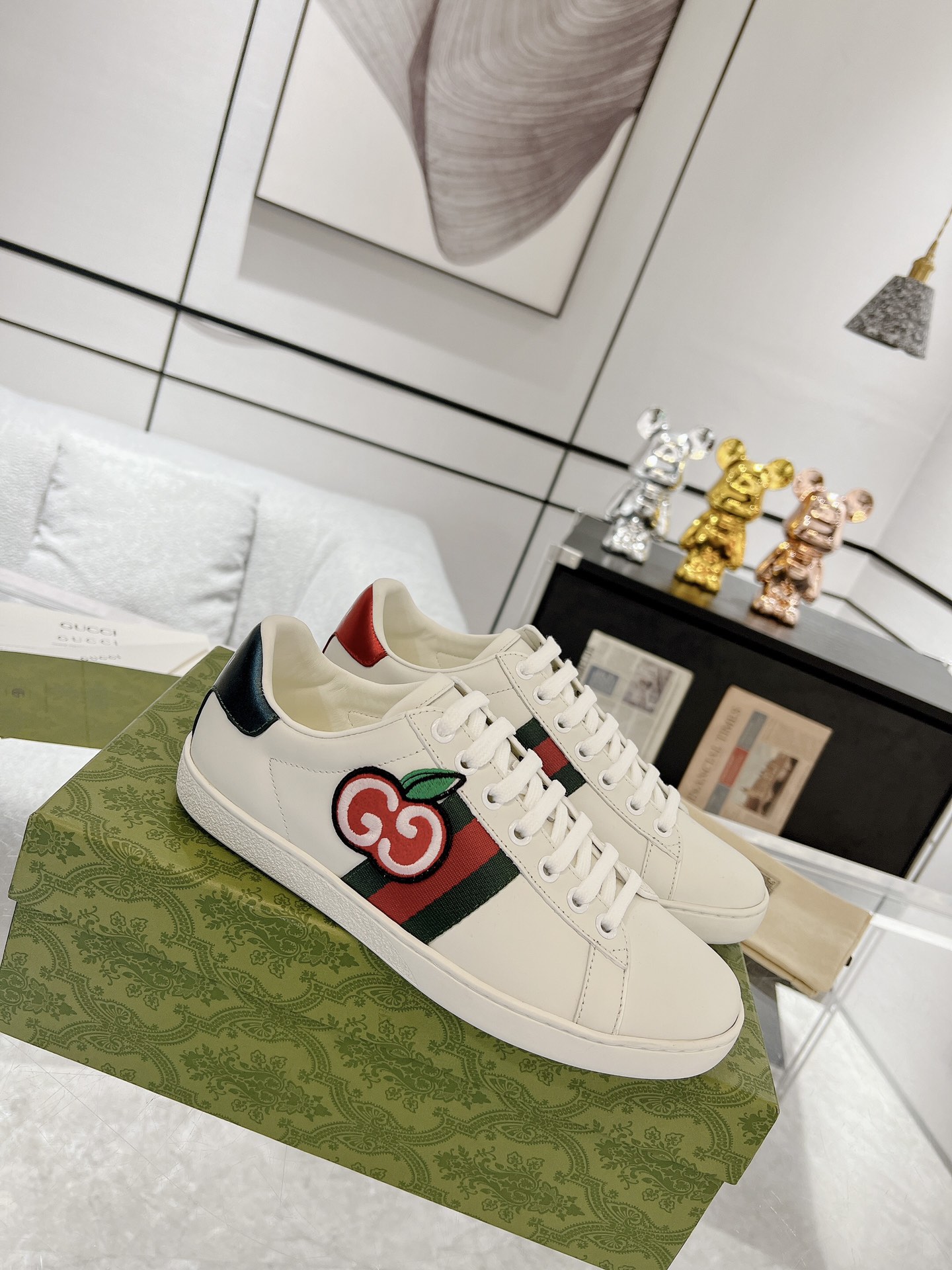 Gucci Sneakers-218