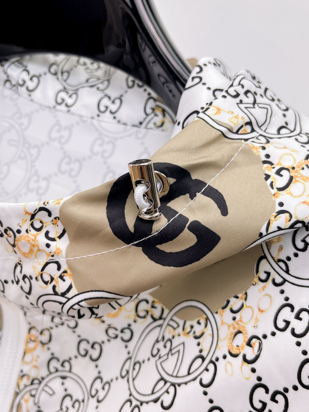Gucci Clothing-356