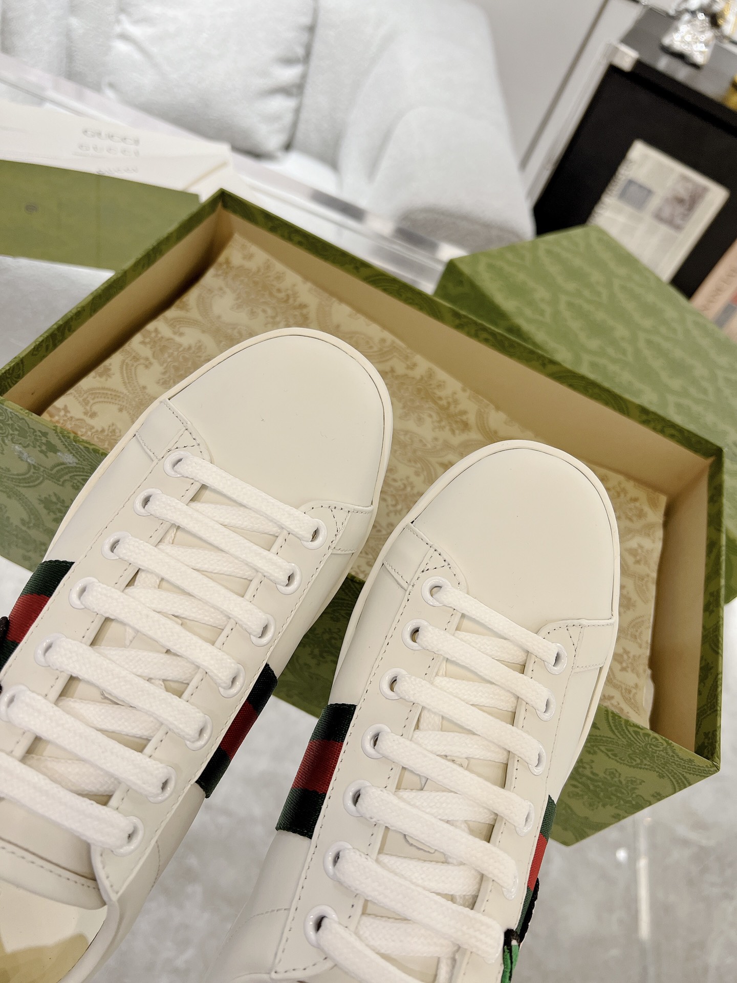 Gucci Sneakers-218
