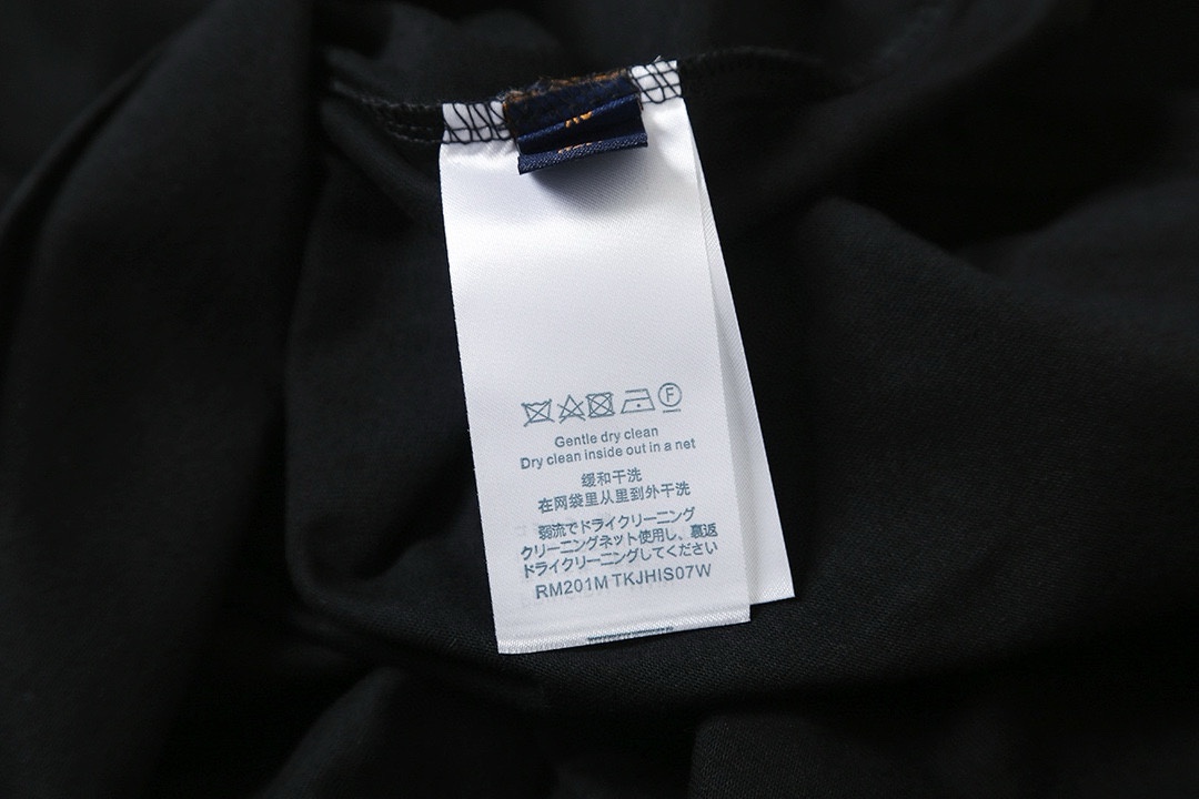 LV clothing-10