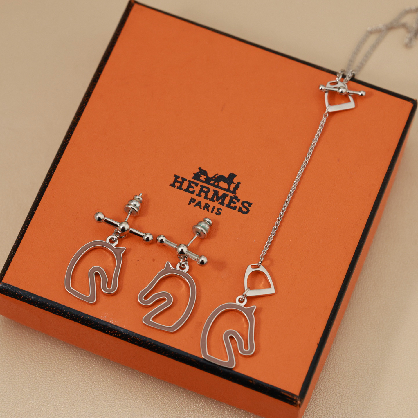 Hermes earrings-4