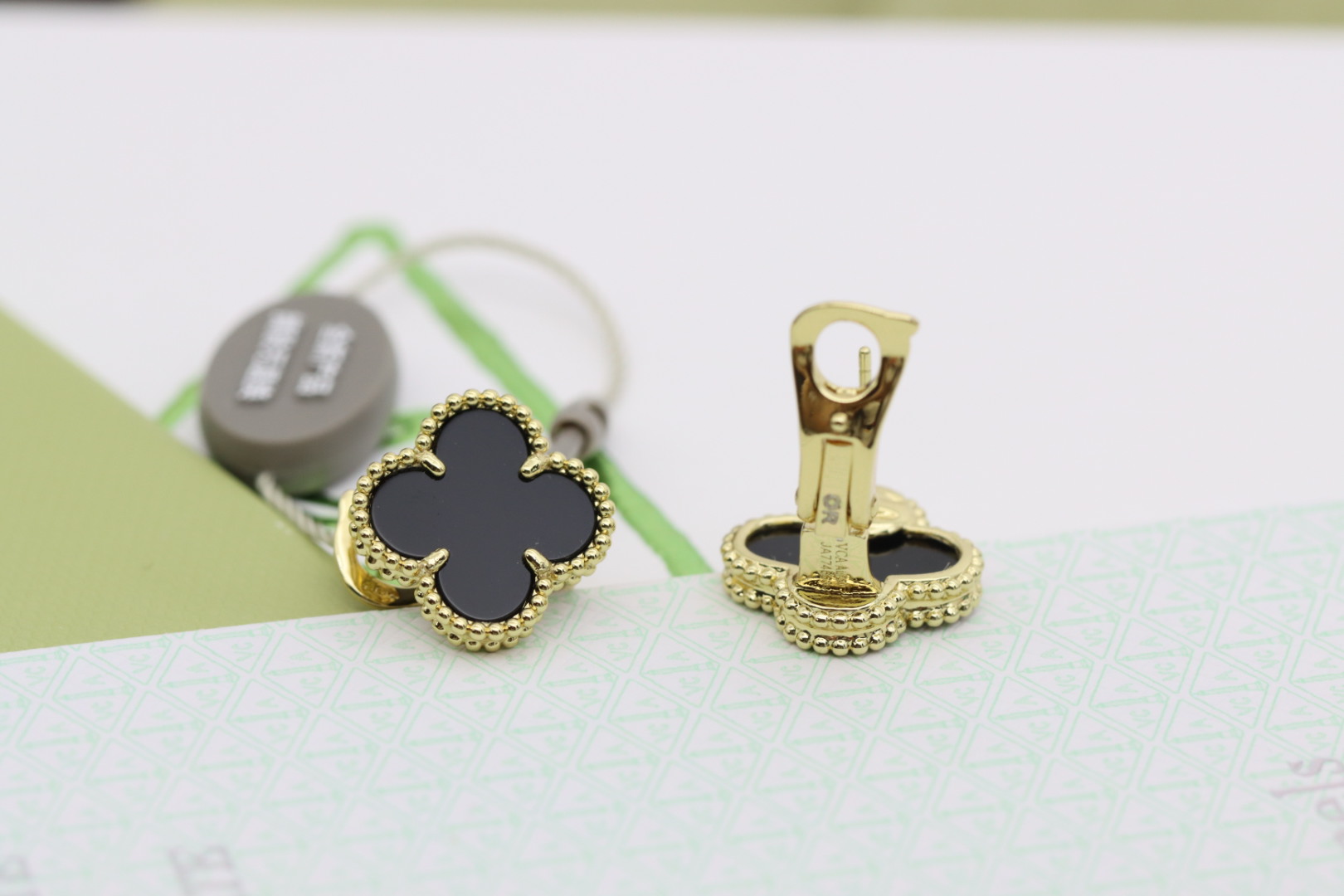 Van Cleef & Arpels earring-8