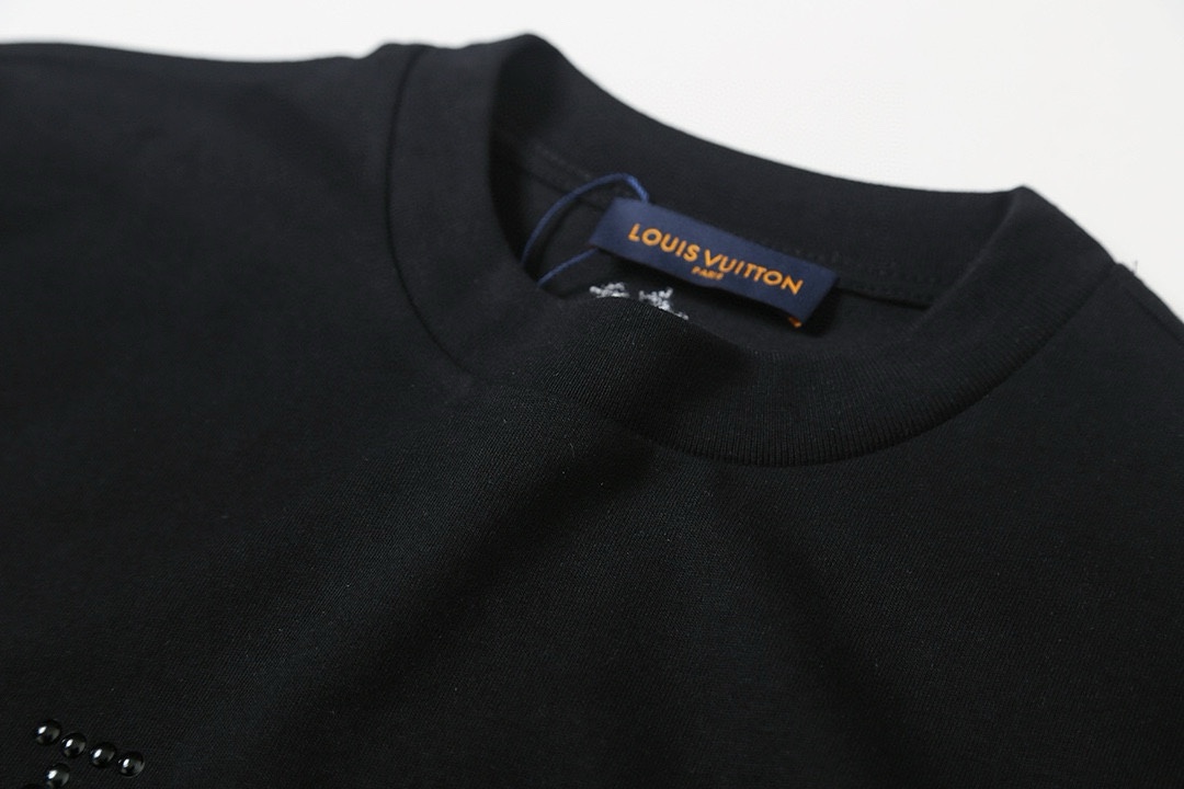 LV clothing-10