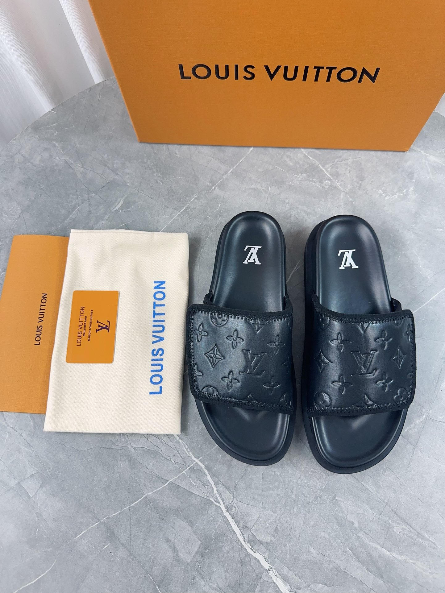 LV Summer footwear