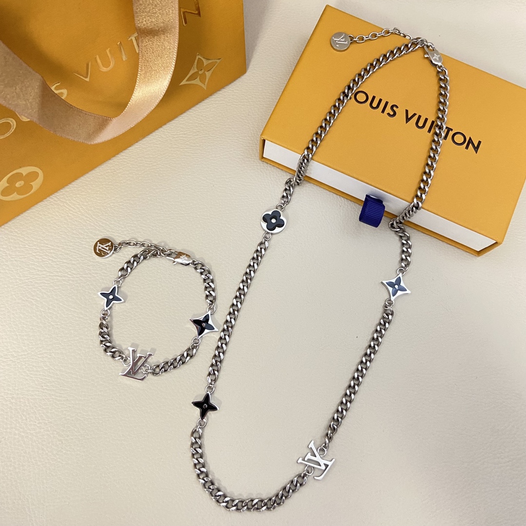 LV Bracelet-81