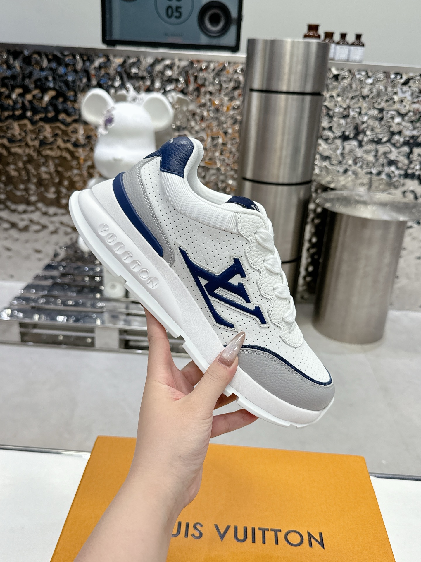 Lv Sneakers-7