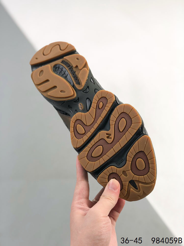 New Balance Sneakers-382