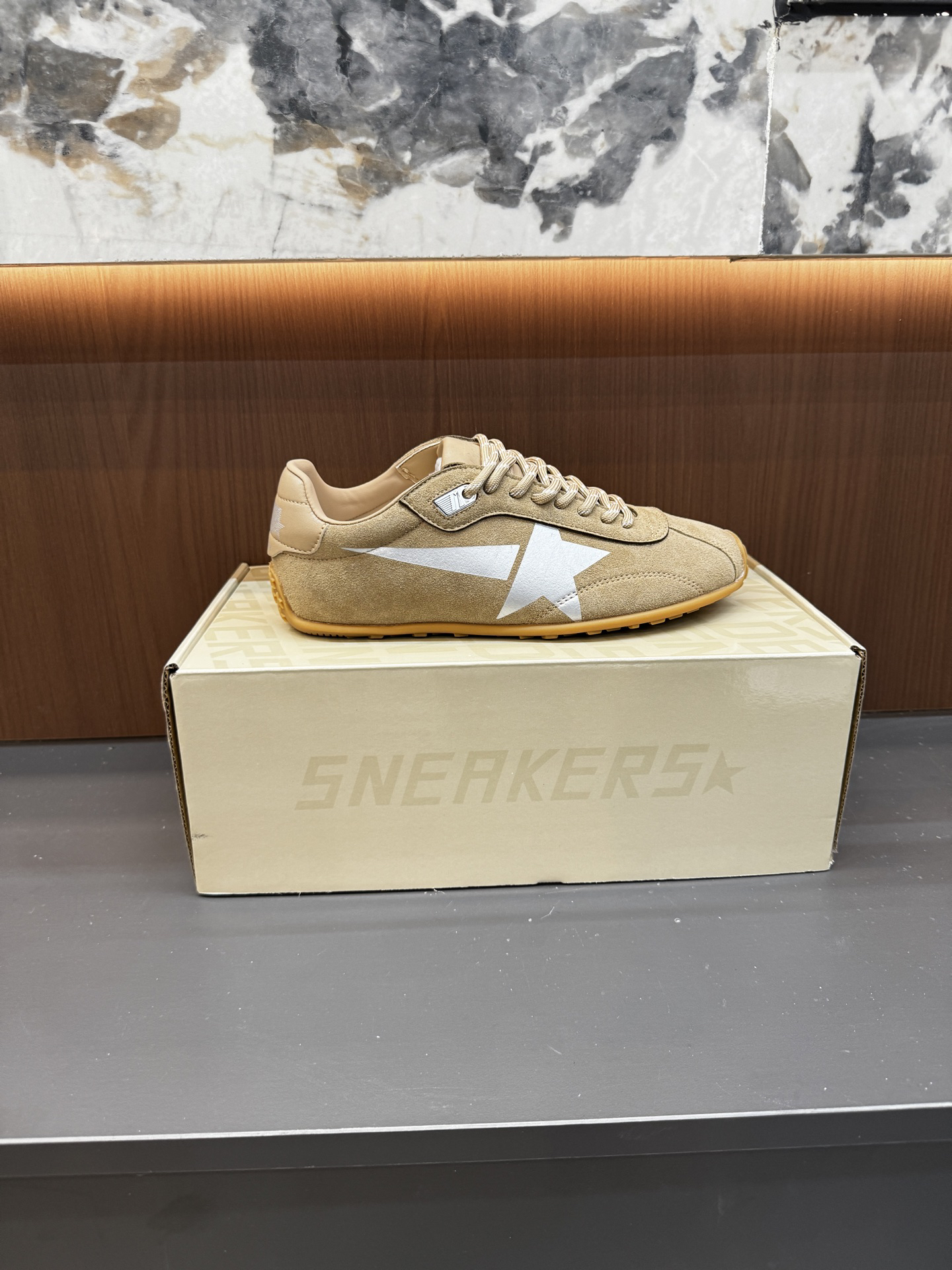 Golden Goose Sneakers-25