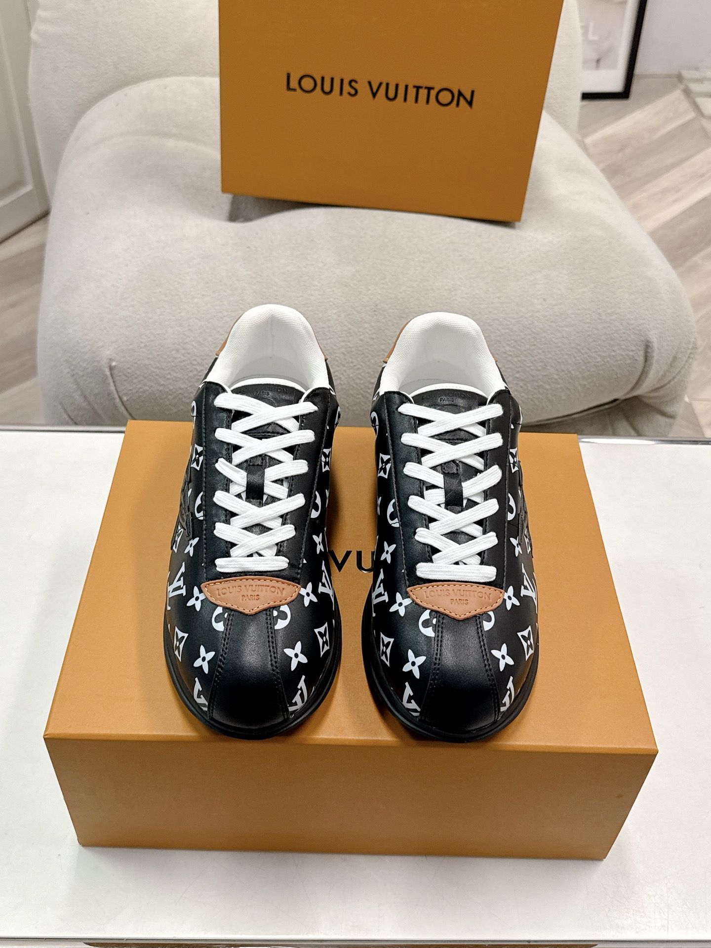 Lv Sneakers-166