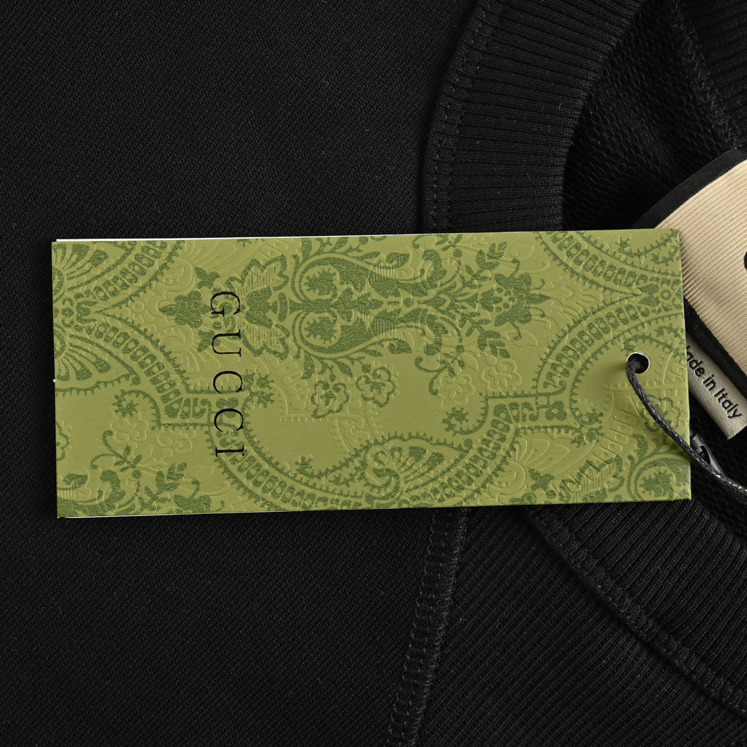 Gucci clothing-242