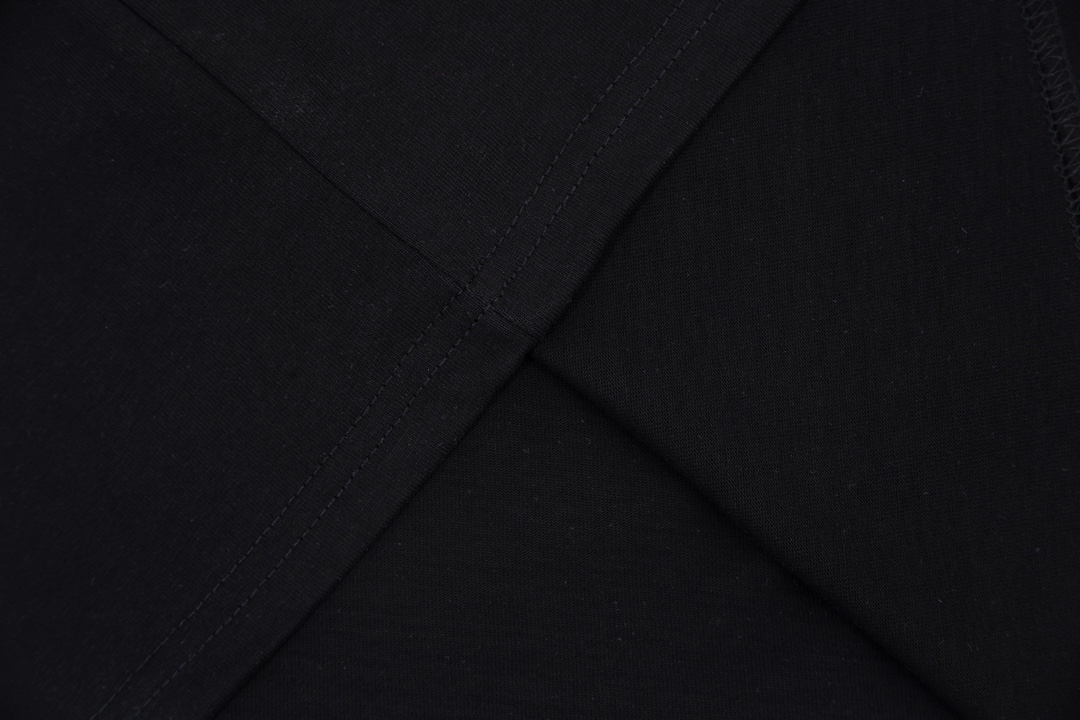 LV clothing-246