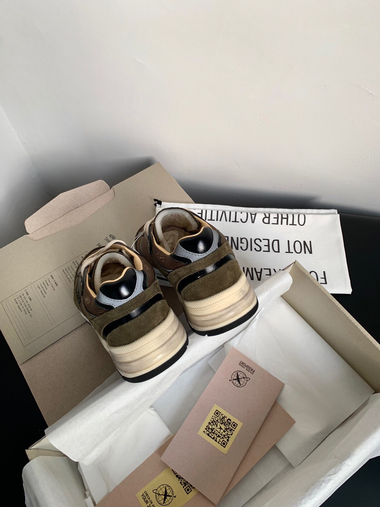 Golden Goose Sneakers-18