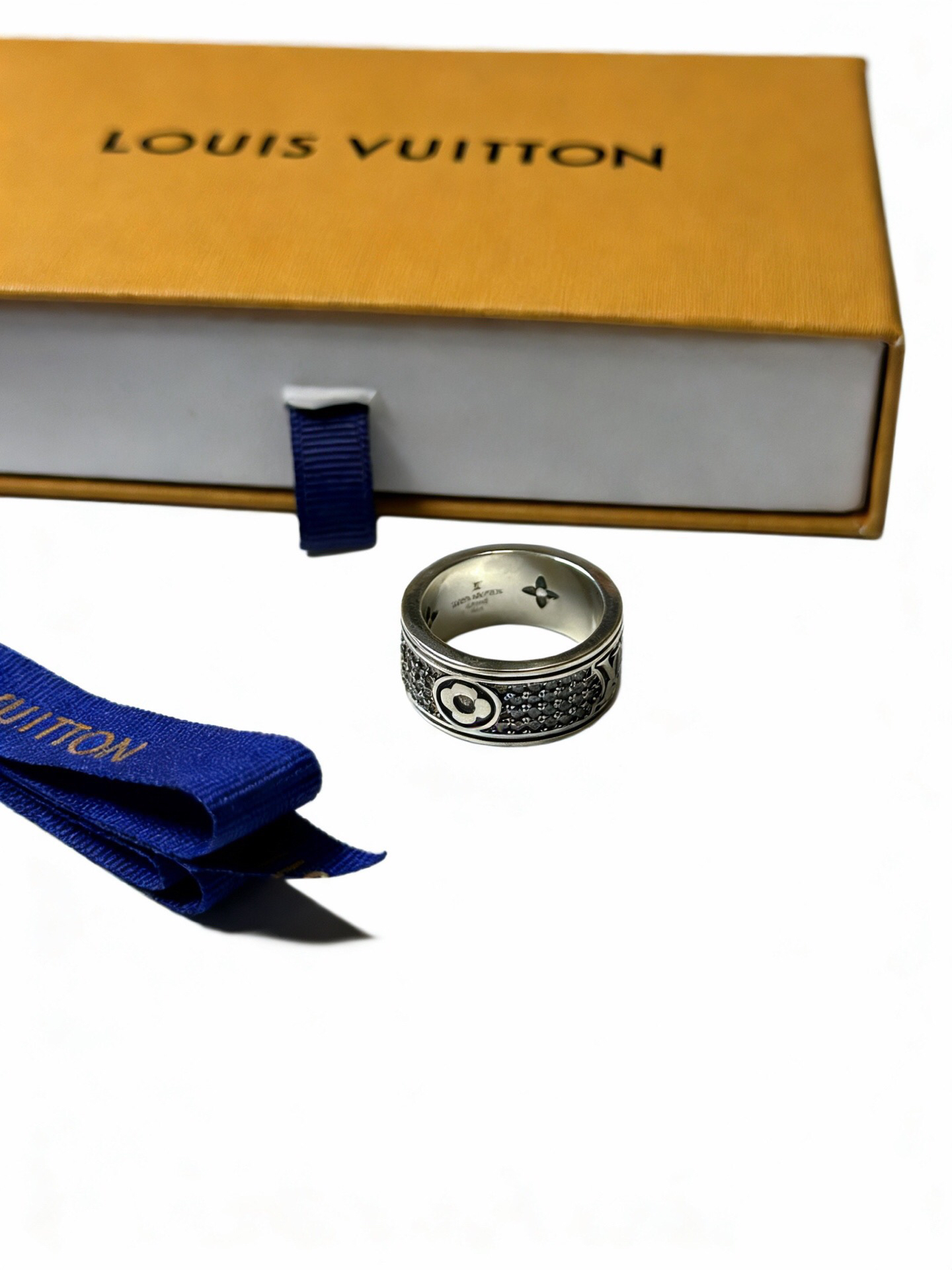 LV ring-4
