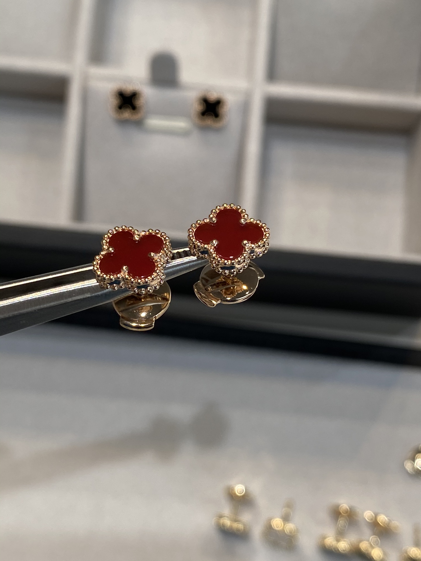 Van Cleef & Arpels earring-21