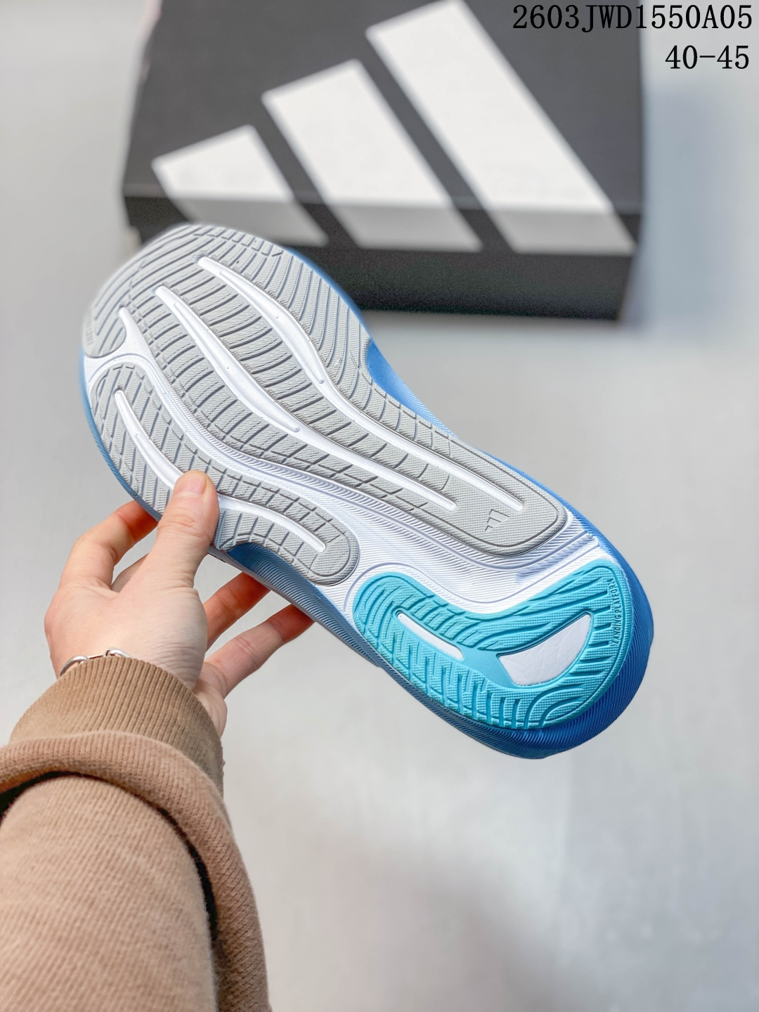 Adidas Sneakers-300