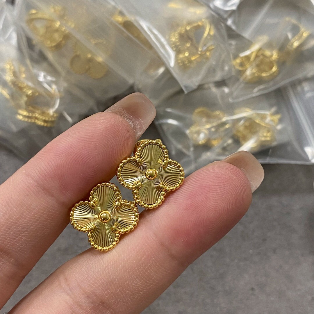 Van Cleef & Arpels earring-115