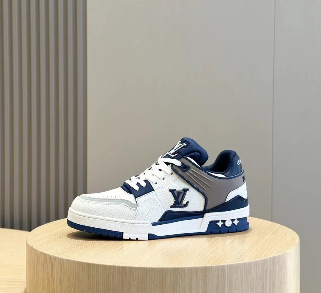 Lv Sneakers-42