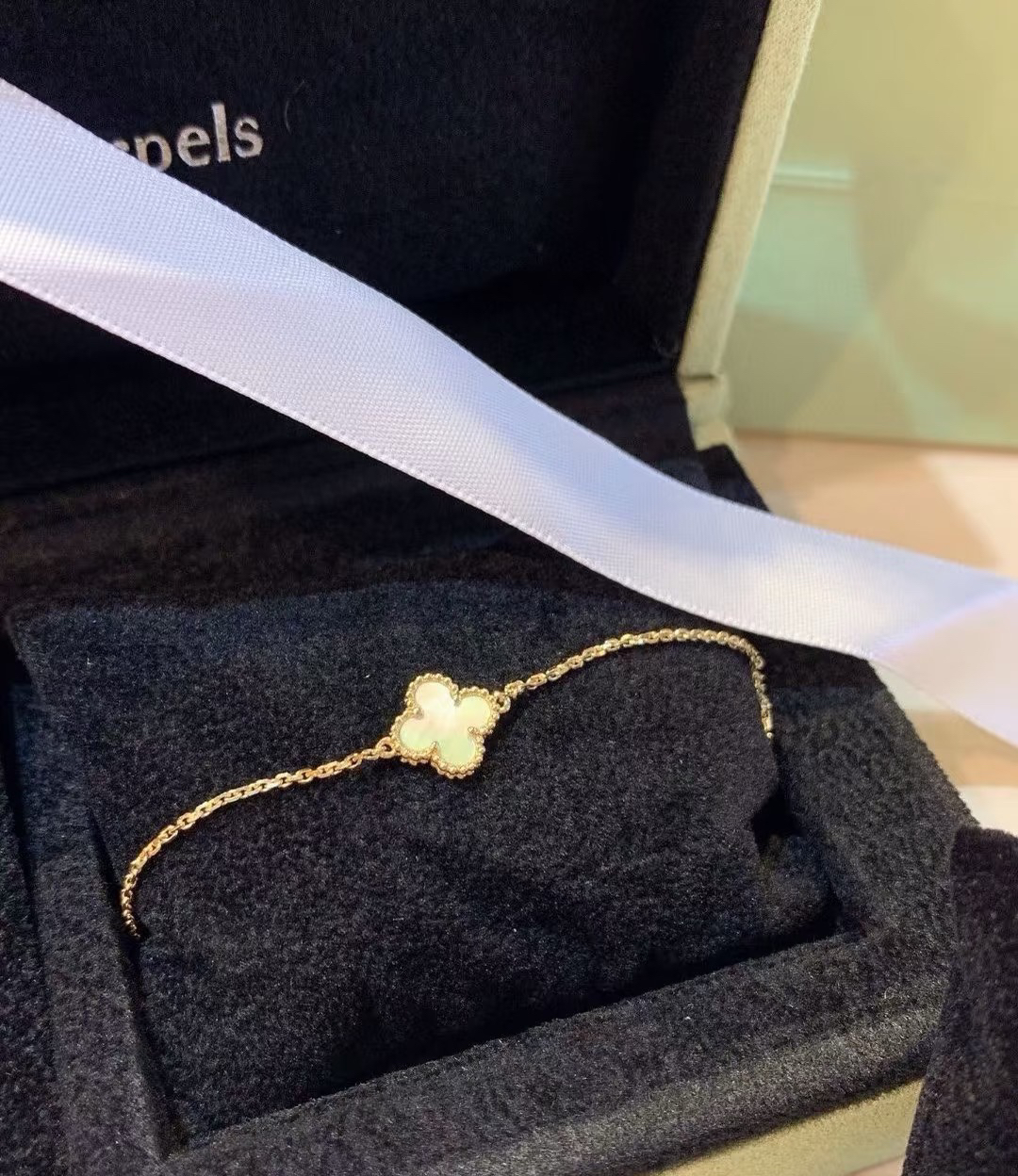 Van Cleef & Arpels earring-29