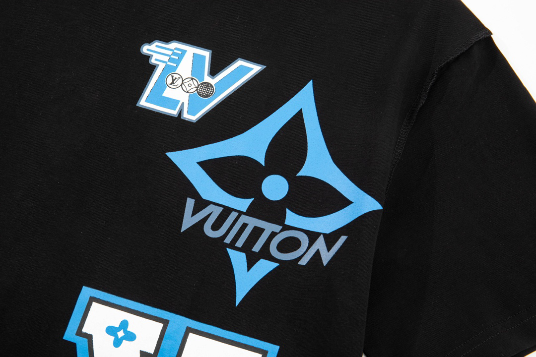 LV clothing-89