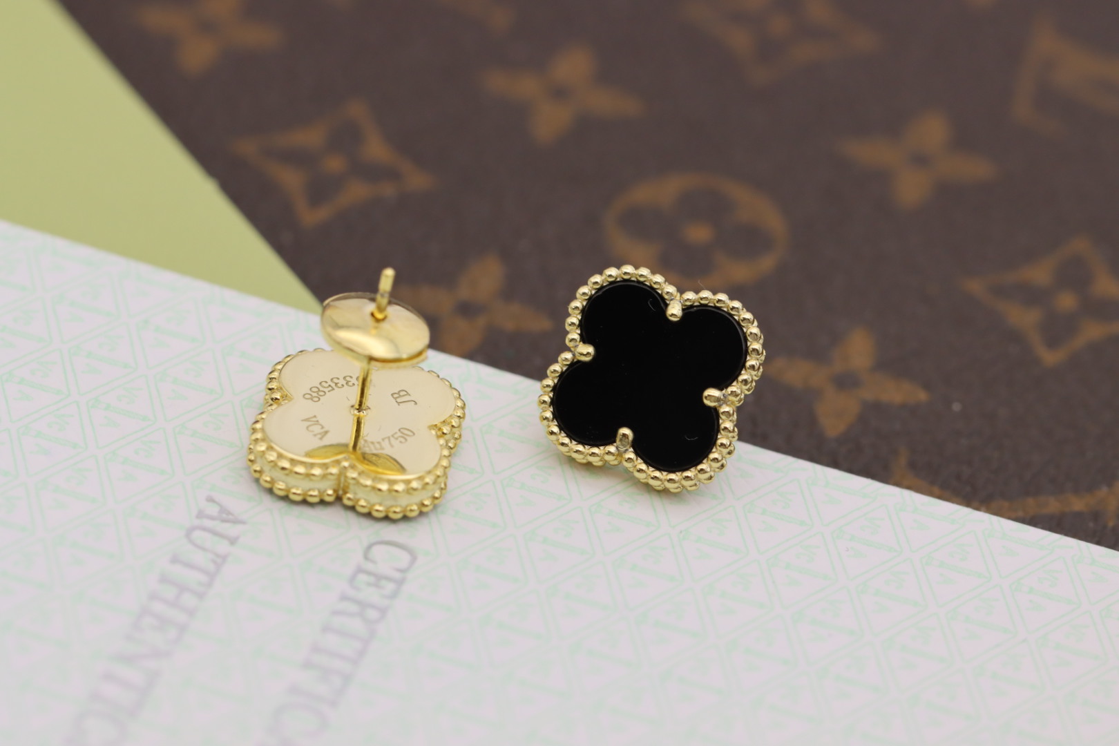 Van Cleef & Arpels earring-11