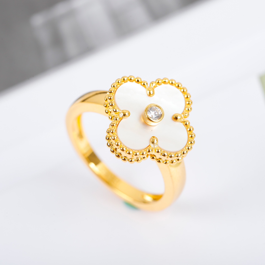 Van Cleef & Arpels ring-44