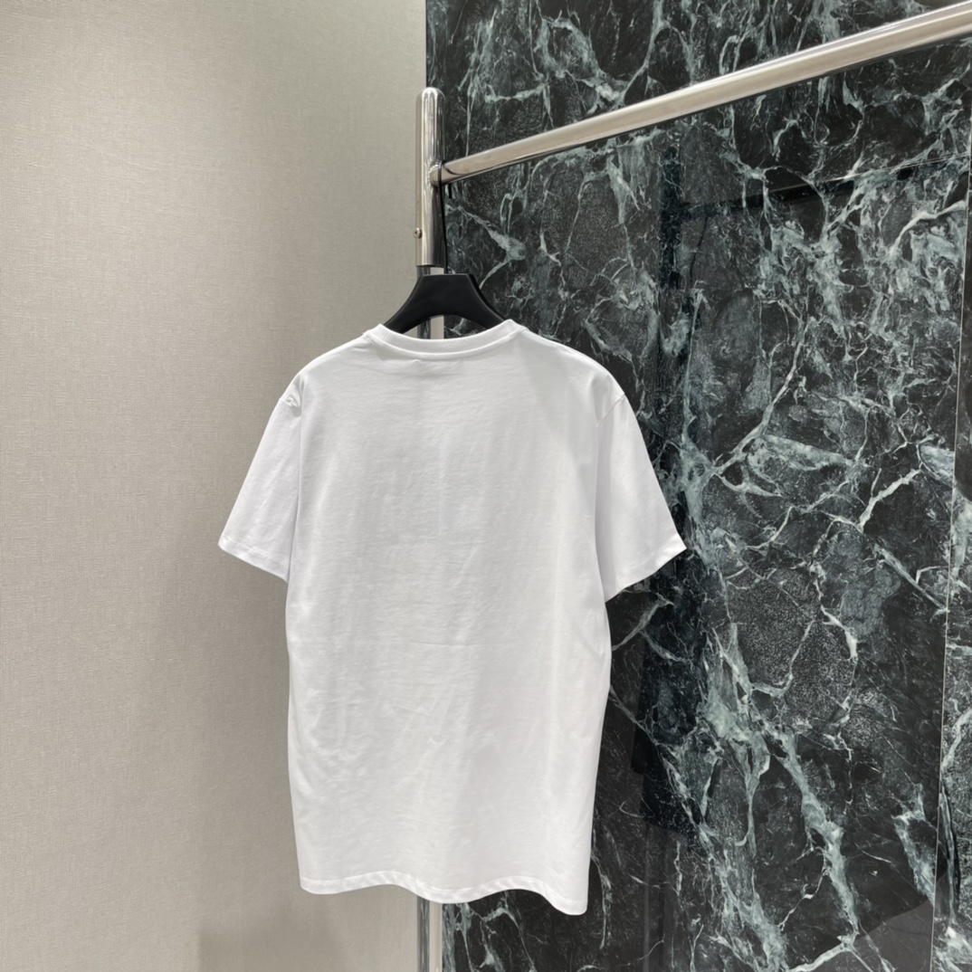 Gucci clothing-256