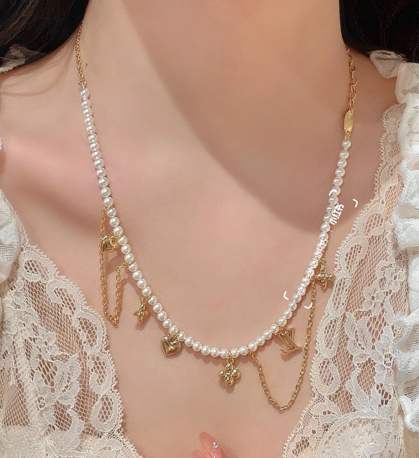 LV necklace-76