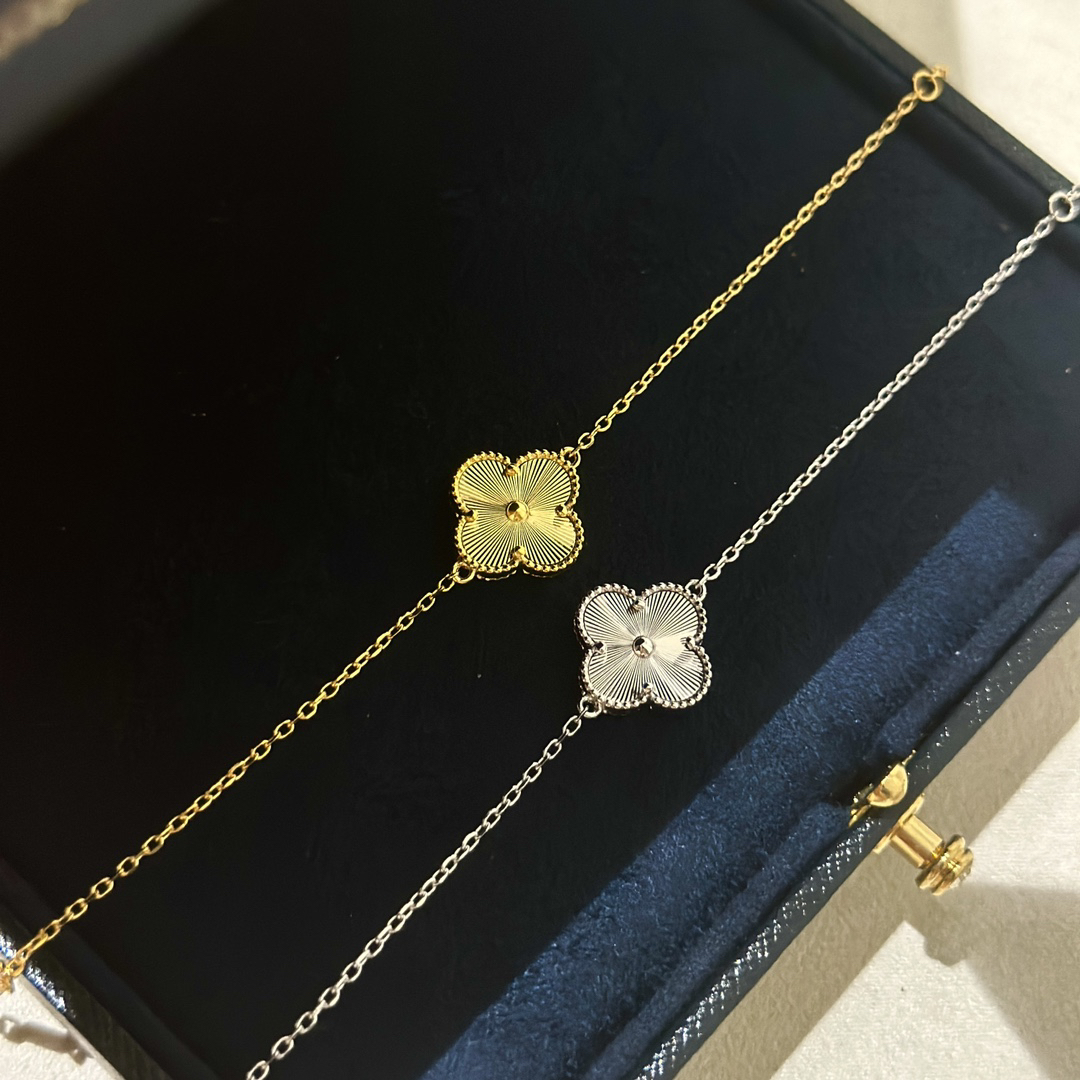 Van Cleef & Arpels Bracelet-29