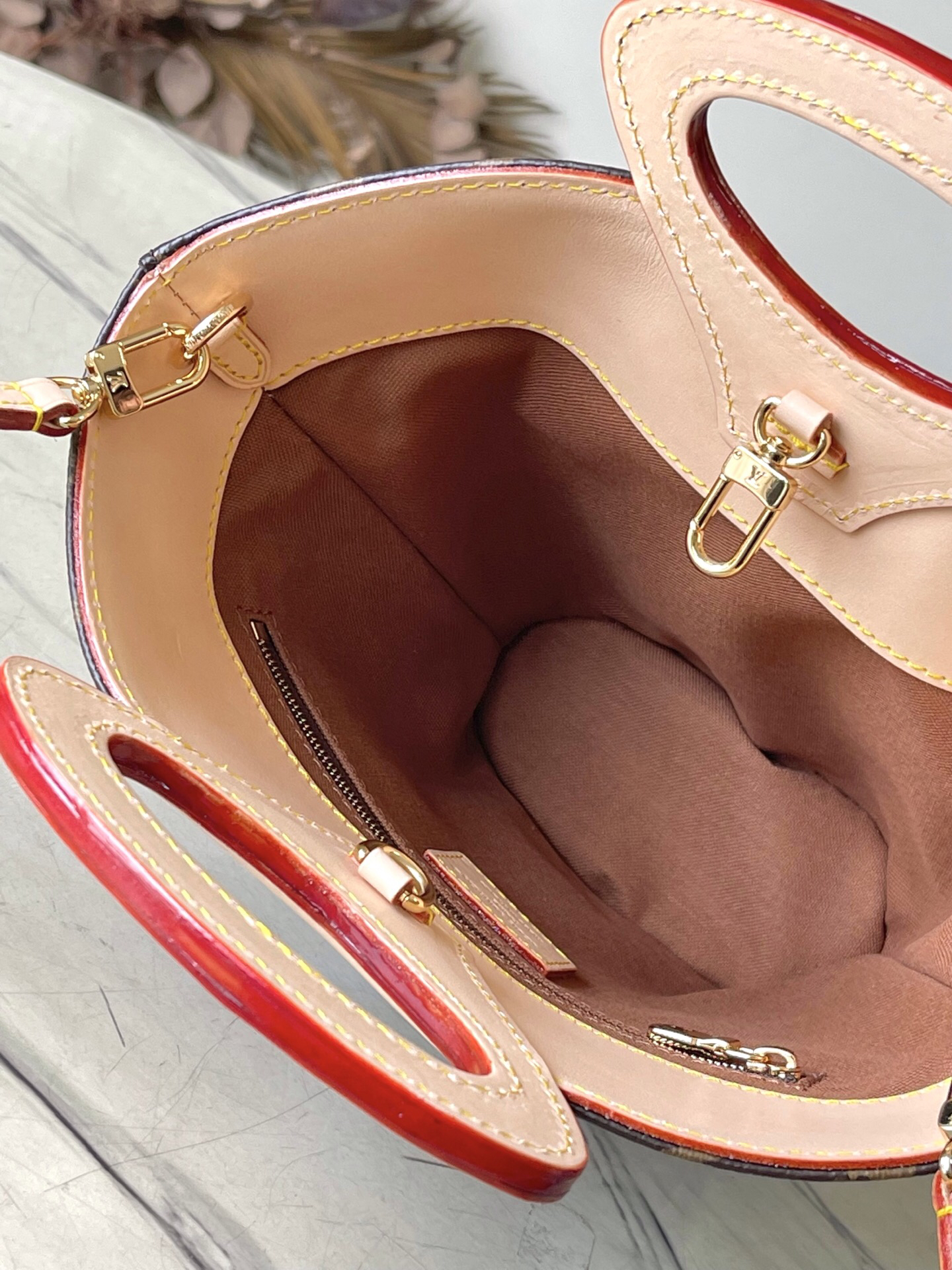 Louis Vuitton Hot New Product-101