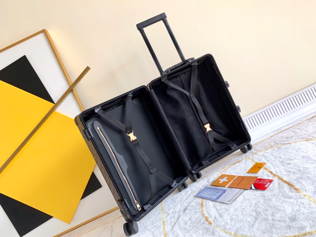 LV luggage-94