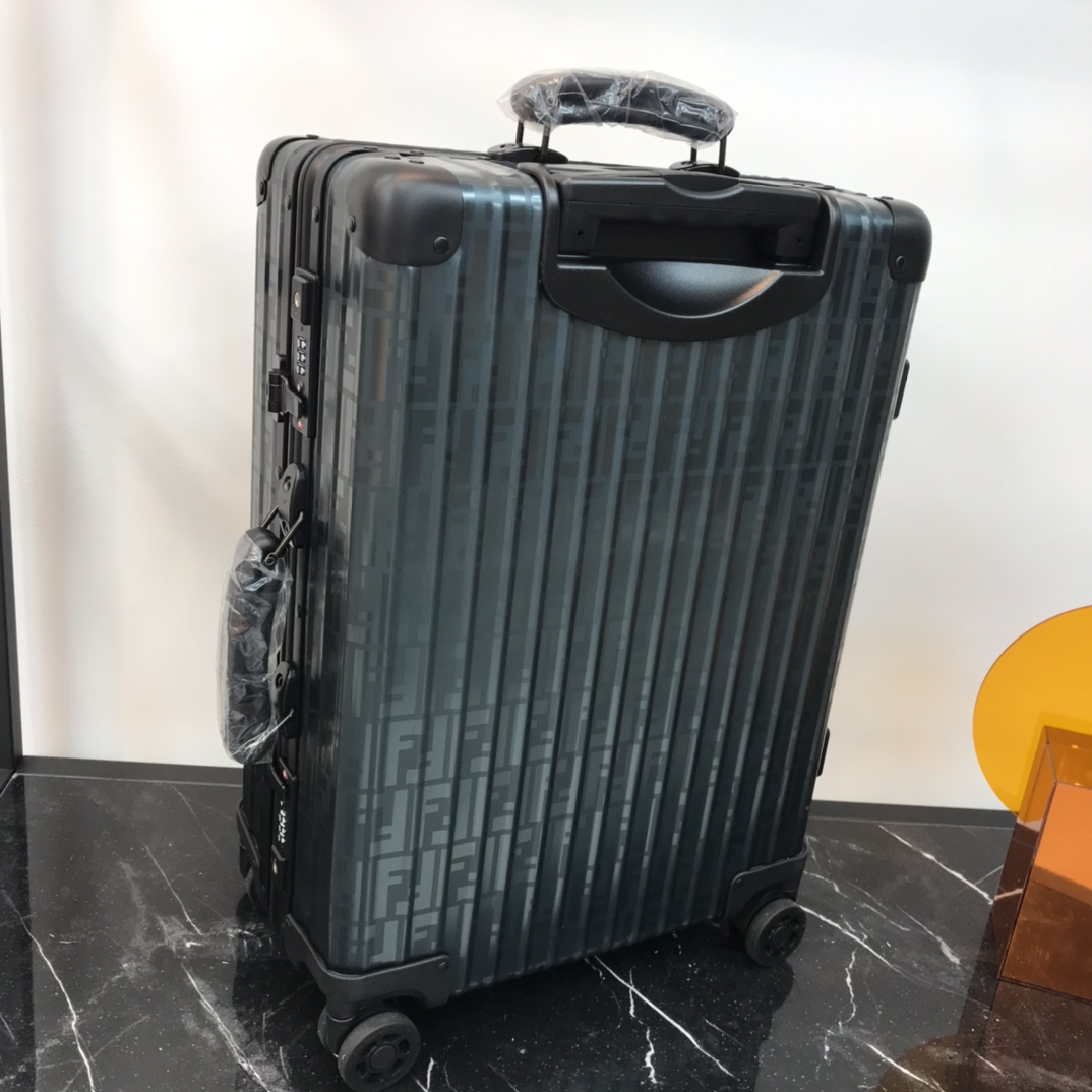 Fendi luggage-19