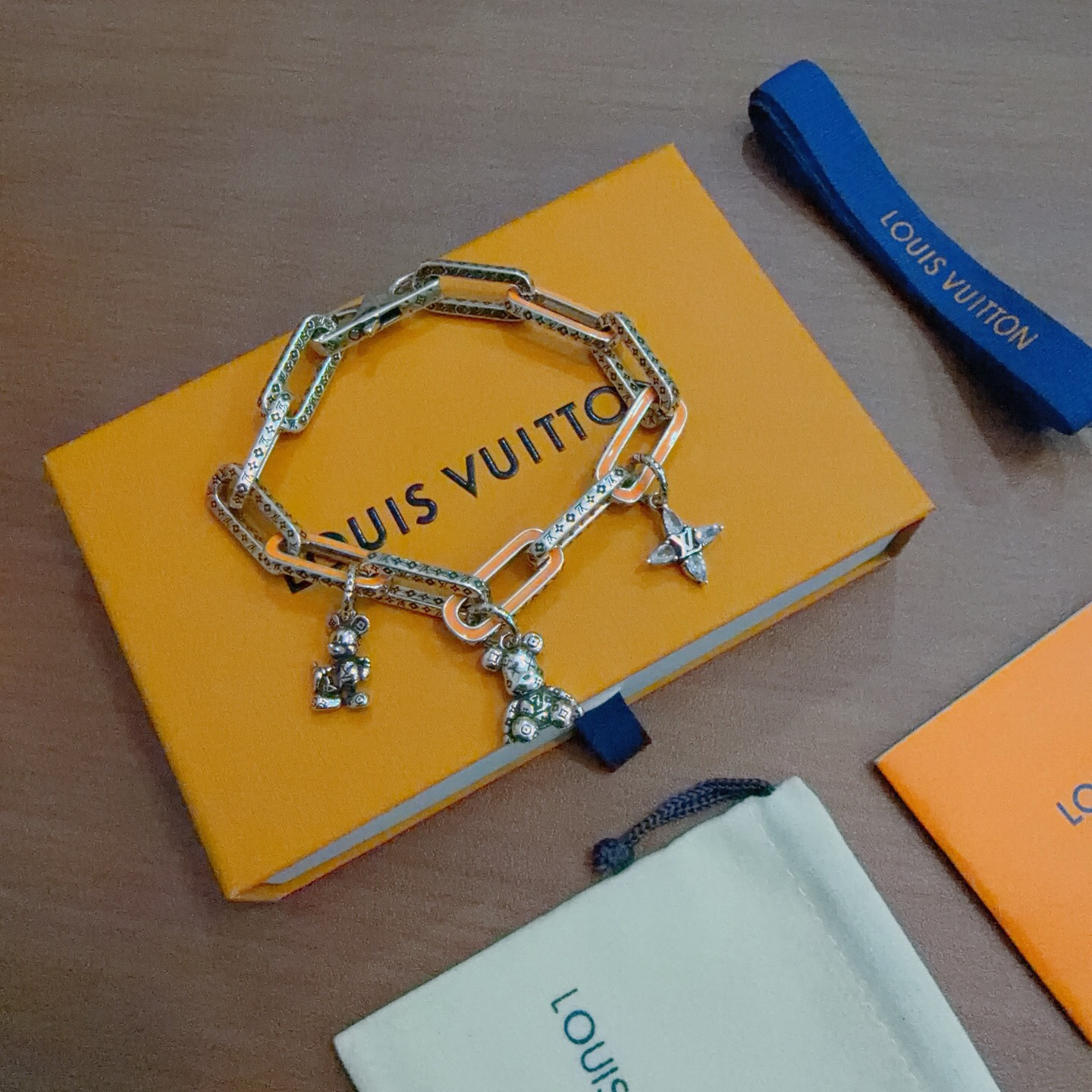 LV Bracelet-16