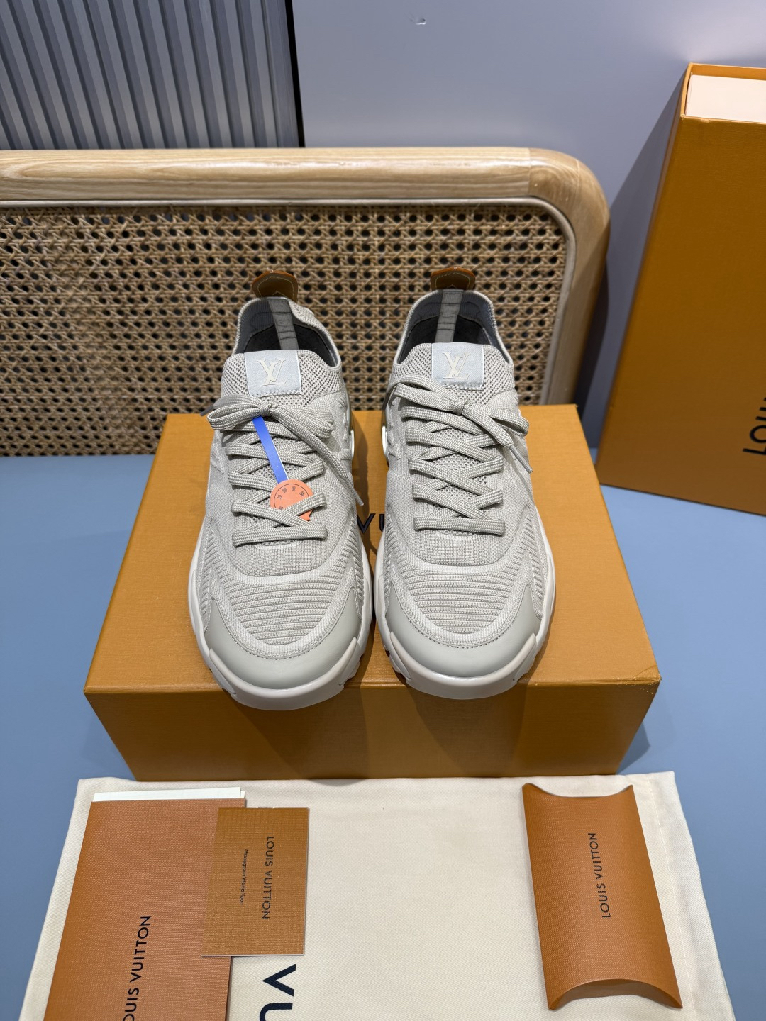 Lv Sneakers-183
