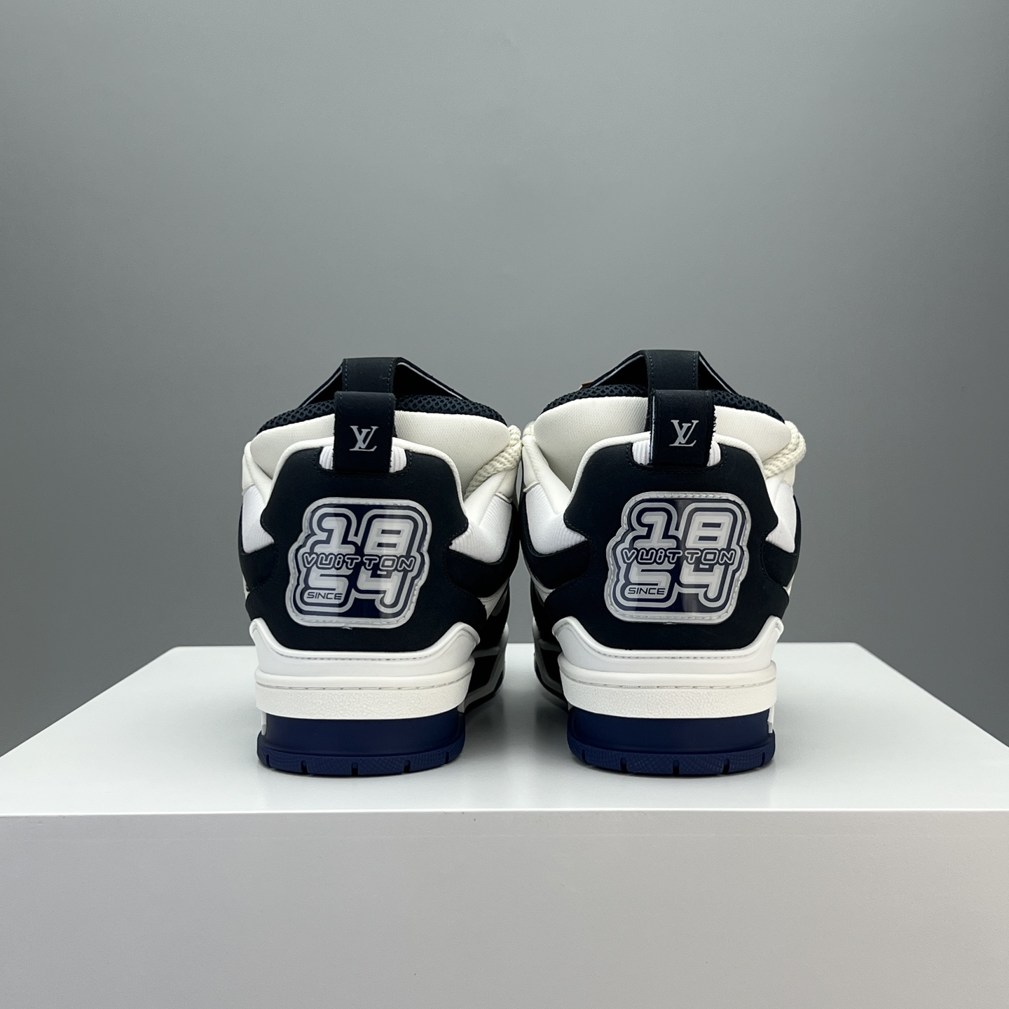 Lv Sneakers-125