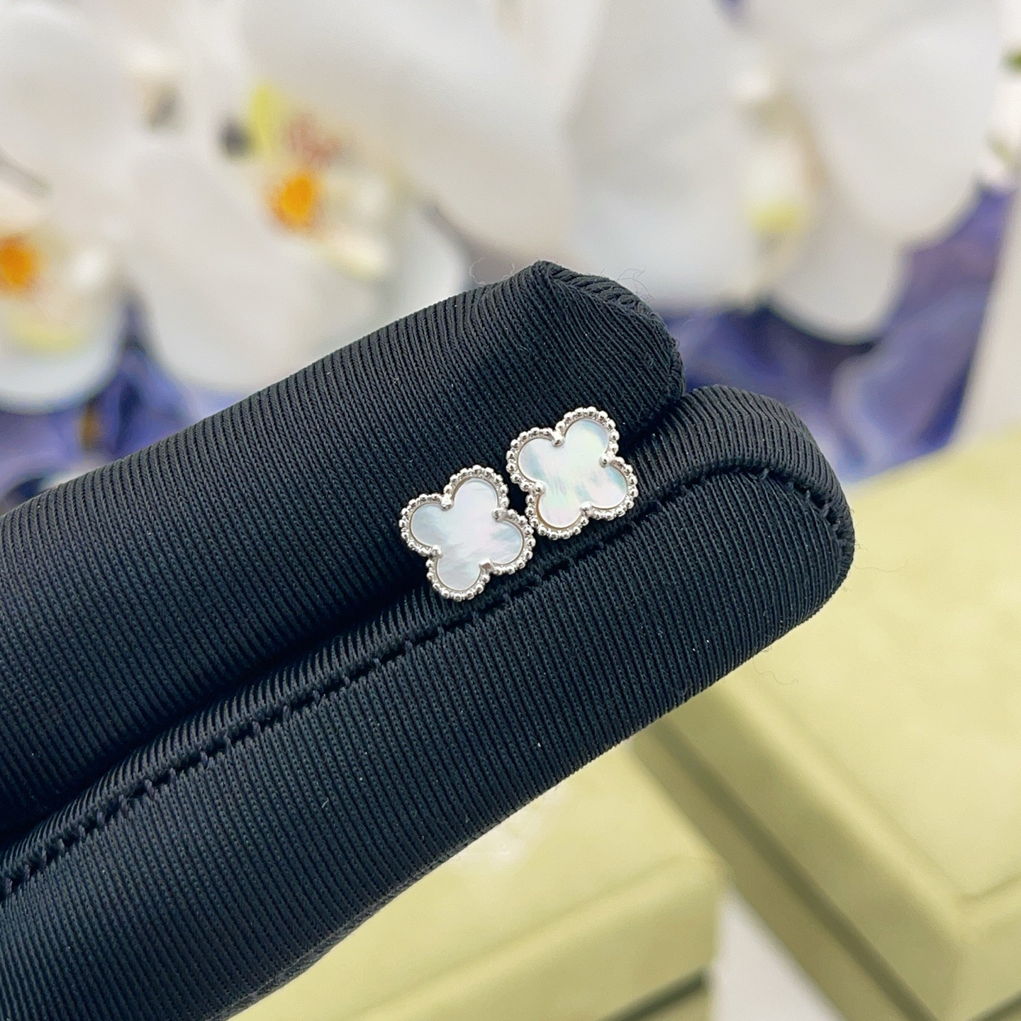 Van Cleef & Arpels earring-109