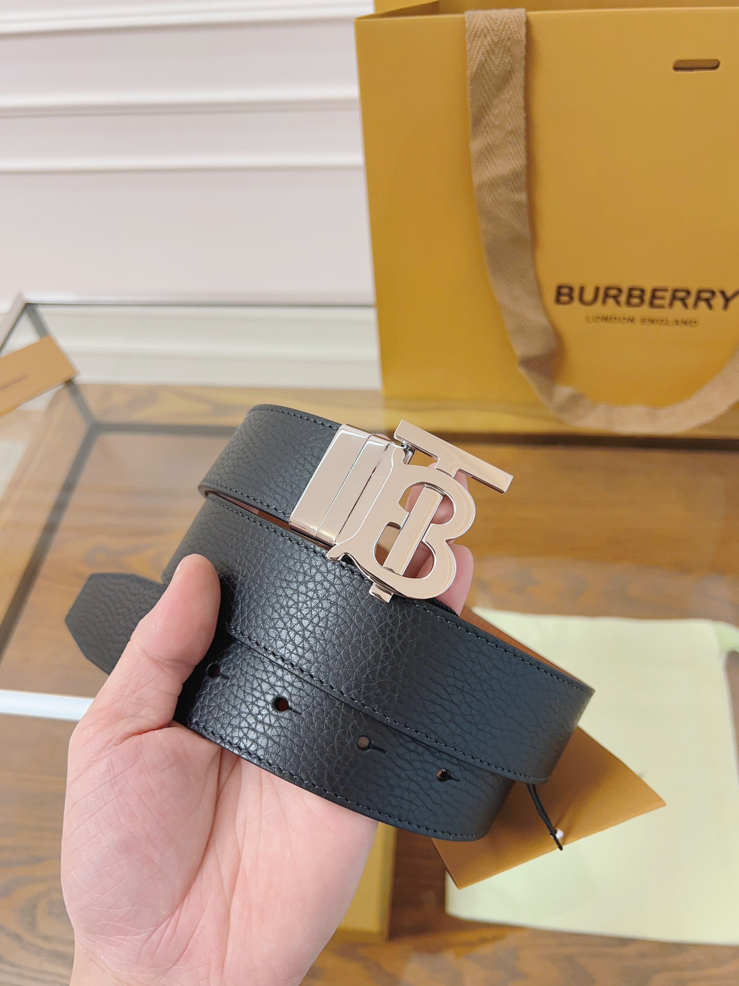 Burberry belt-104