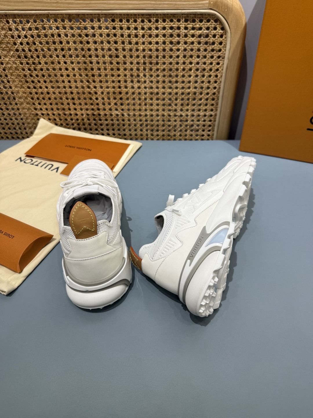 Lv Sneakers-168