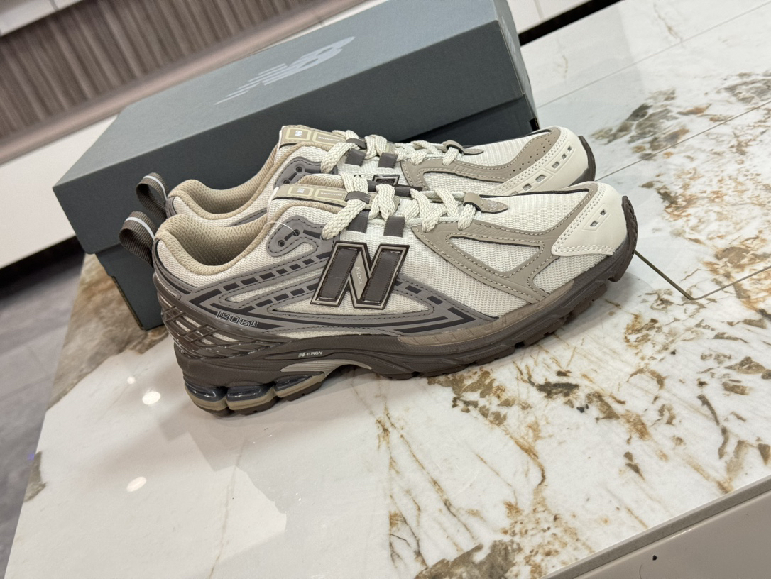 New Balance Sneakers-137