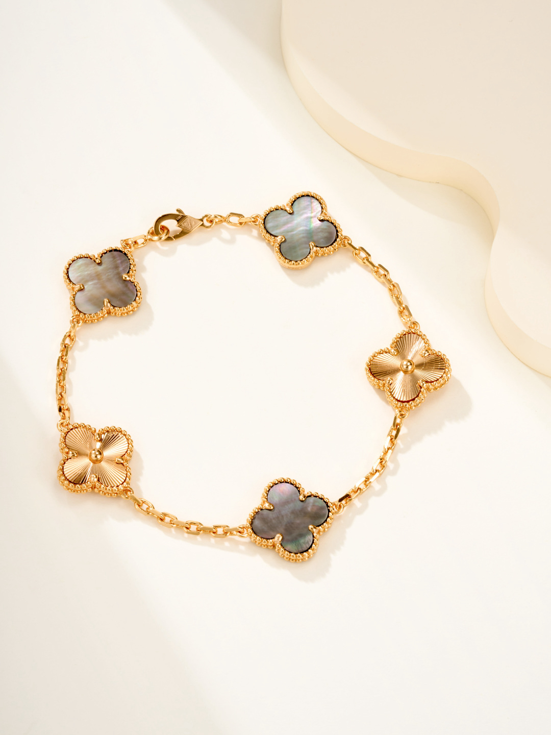 Van Cleef & Arpels Bracelet-84