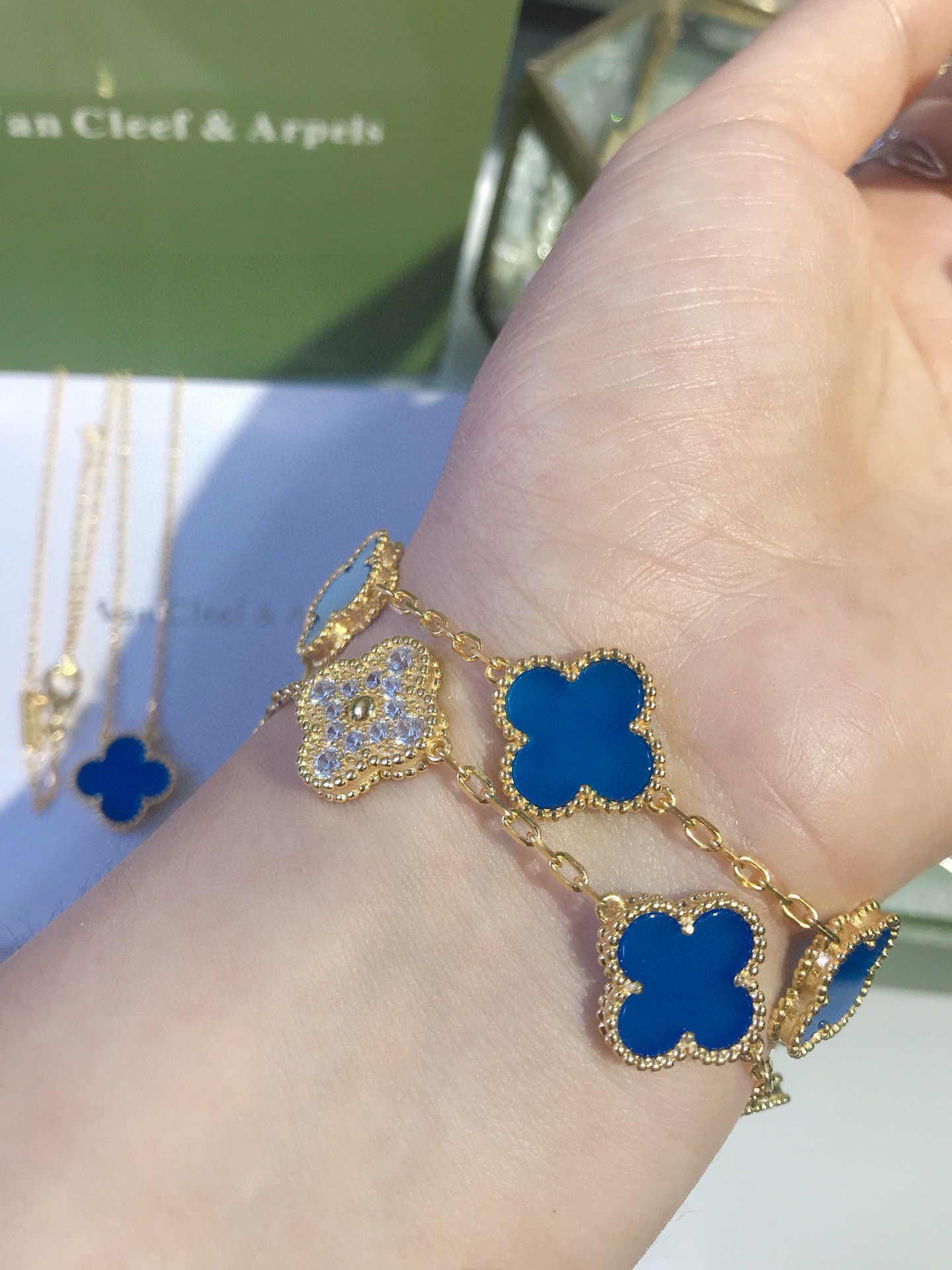 Van Cleef & Arpels Bracelet-60