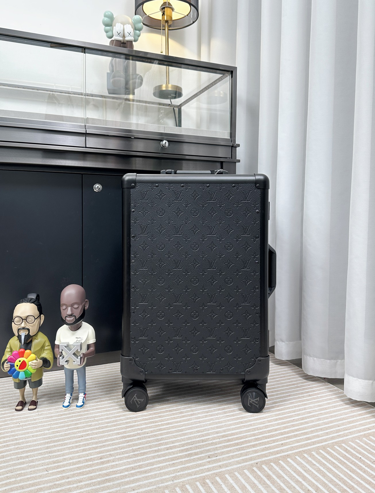 LV luggage-103
