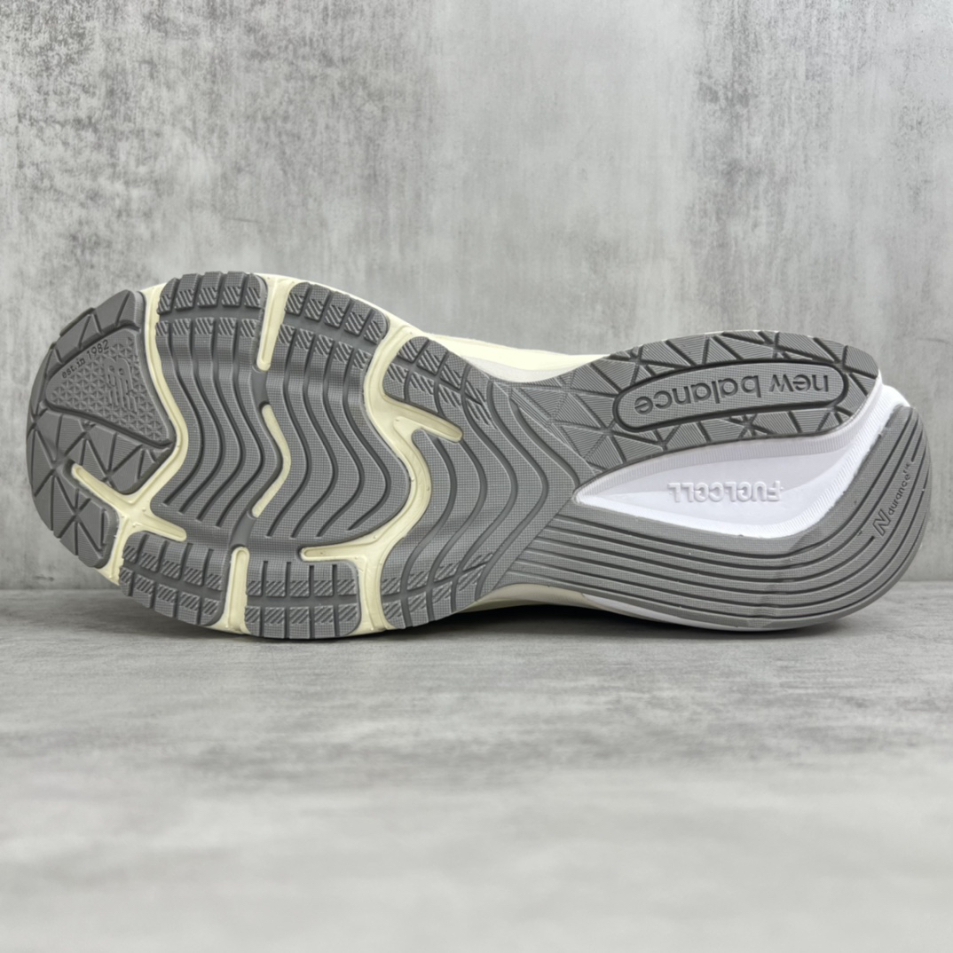 New Balance Sneakers-258