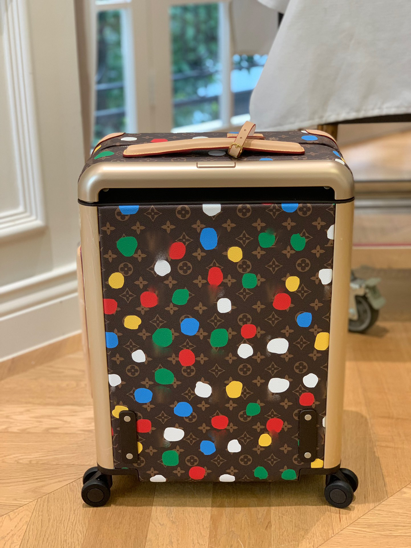 LV luggage-60