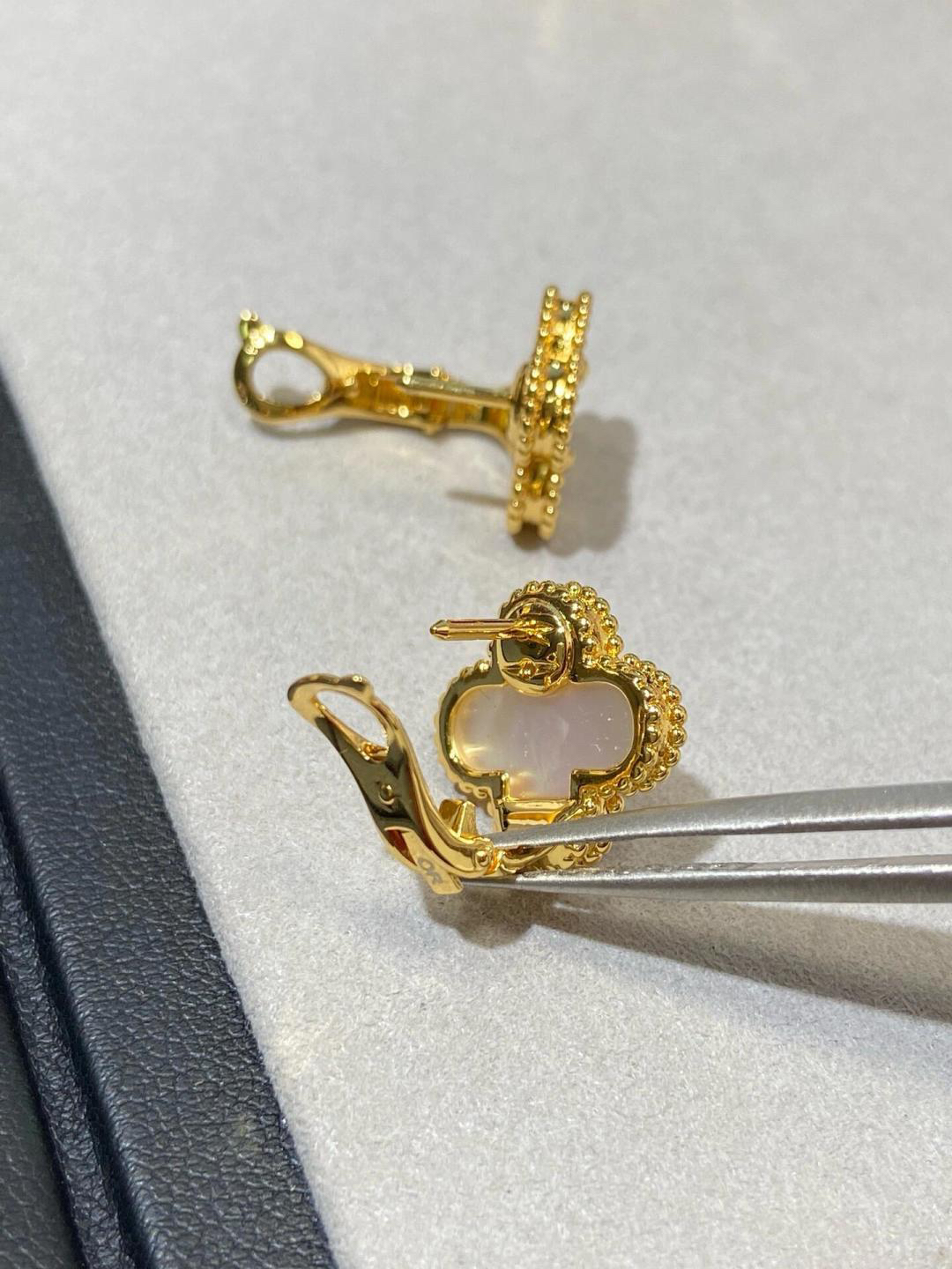 Van Cleef & Arpels earring-63