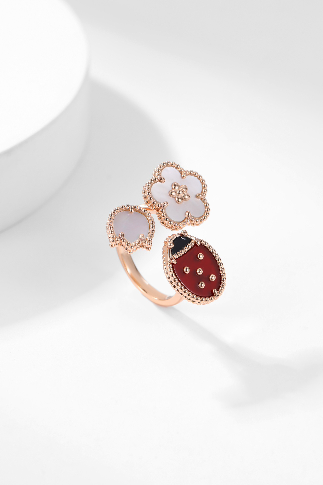 Van Cleef & Arpels ring-94