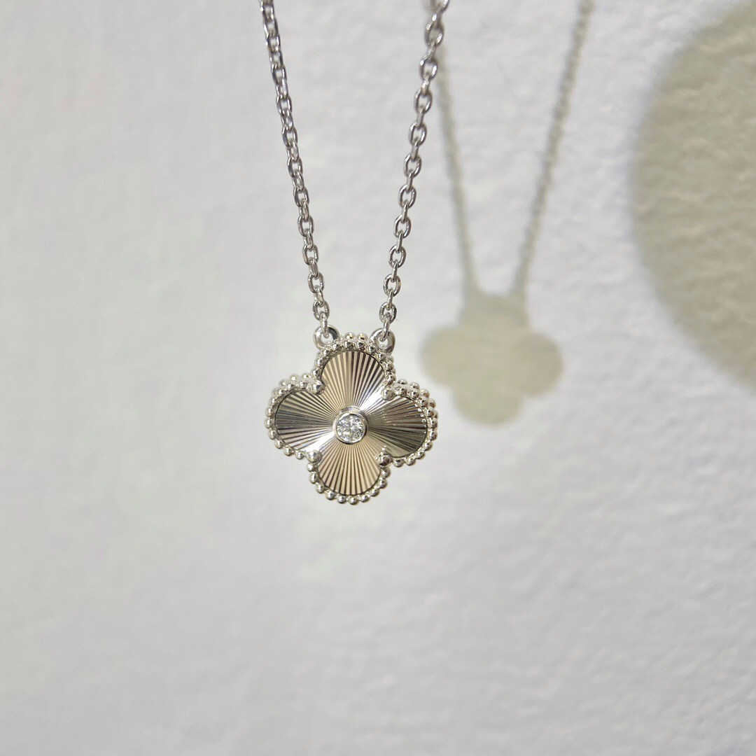 Van Cleef & Arpels necklace-48