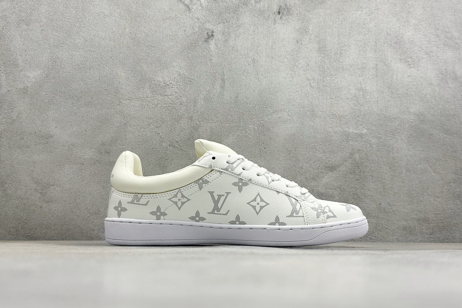 Lv Sneakers-254